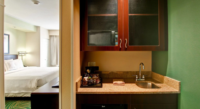 Двухместный люкс SpringHill Suites Fresno