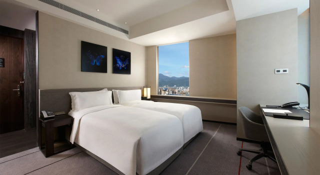 Двухместный номер Premier Humble House Taipei, Curio Collection by Hilton