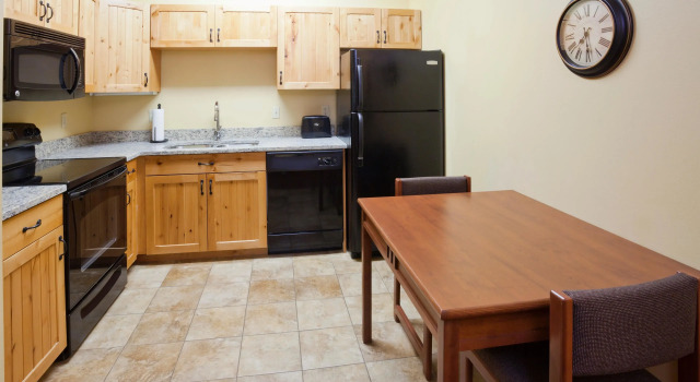 Люкс с 2 комнатами AmericInn by Wyndham Fargo Medical Center
