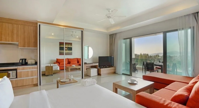 Люкс с 3 комнатами Surin Sabai Residence near Surin Beach