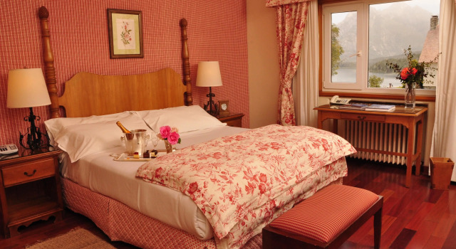 Номер Standard с видом на озеро Отель Llao Llao Hotel & Resort Golf-Spa
