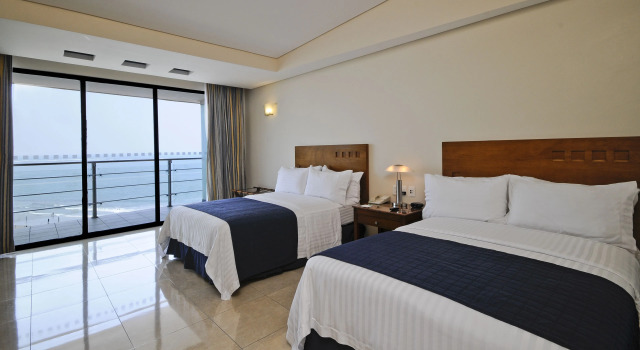 Четырёхместный номер Standard с видом на океан Holiday Inn Veracruz-Boca Del Rio by IHG