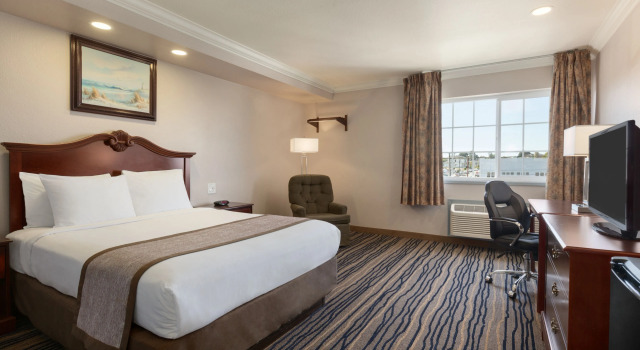 Двухместный номер Standard Days Inn by Wyndham Eureka CA