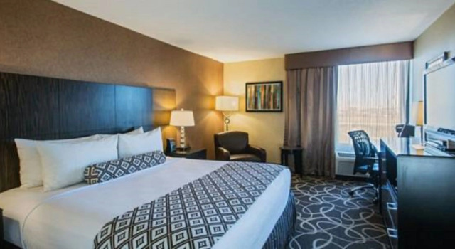 Номер Standard Crowne Plaza Newark Airport by IHG