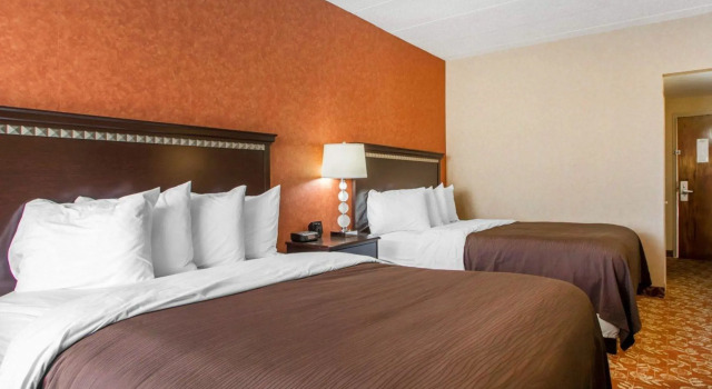 Четырёхместный номер Standard Quality Inn Vineland