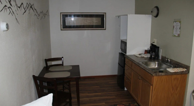 Четырёхместный номер Standard с видом на горы The Pioneer Motel