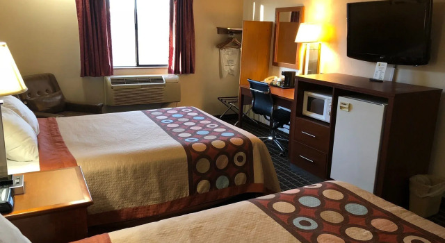 Четырёхместный номер Standard Super 8 by Wyndham Klamath Falls