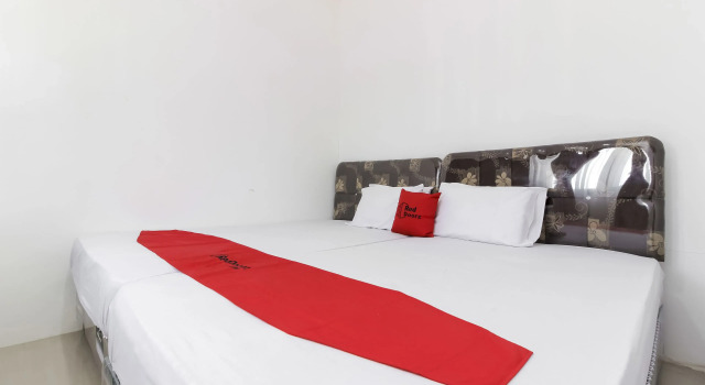 Двухместный номер Standard RedDoorz near Sam Ratulangi Airport Manado