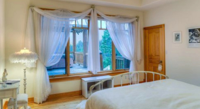 Люкс The Lodge at Trout Creek Bed and Breakfast