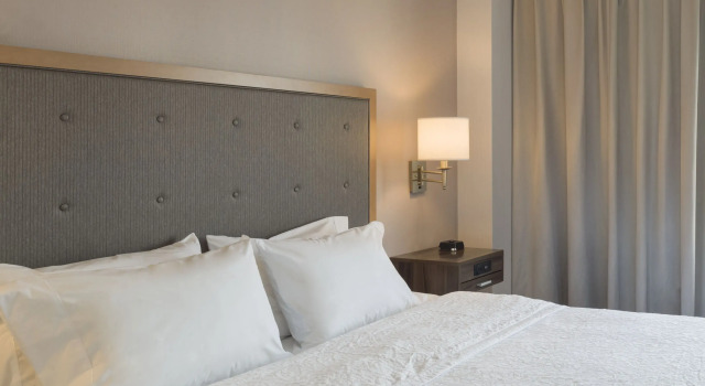 Люкс для гостей с ограниченными возможностями Hampton Inn Manhattan - Times Square South