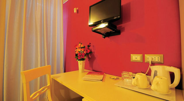 Номер Standard Relais Parallelo 41