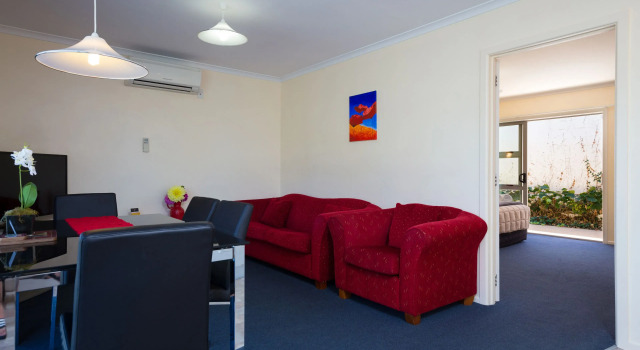 Апартаменты Middle Park Motel