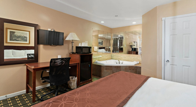 Двухместный номер Deluxe with Jetted Tub Knights Inn Trevose