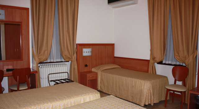 Трёхместный номер Standard Piccolo Hotel