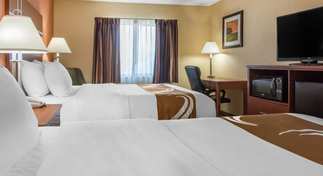 Standard Vierer Zimmer Quality Inn Ashland East