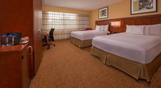 Четырёхместный номер Standard Courtyard by Marriott Newark-University of Delaware