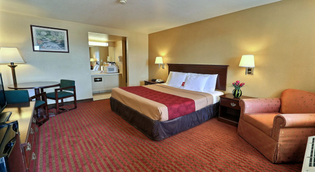 Двухместный номер Standard Econo Lodge McAlester