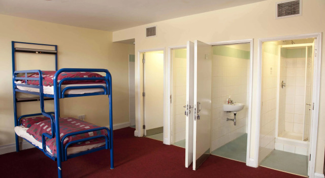 Кровать в общем номере Abigails Hostel