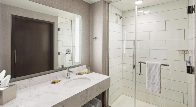 Четырёхместный номер Standard Doubletree By Hilton Greeley At Lincoln Park