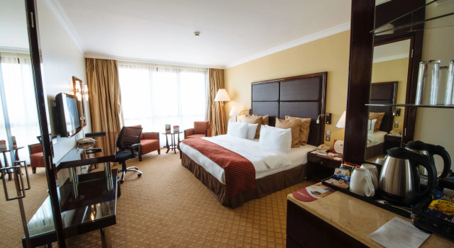 Четырёхместный номер Standard Отель Mercure Nairobi Upper Hill