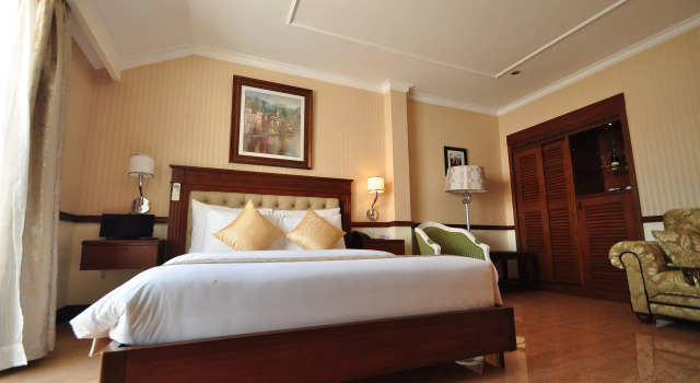 Двухместный люкс Central Hotel & Residences Swimming Pool