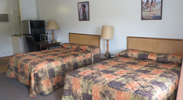 Четырёхместный номер Standard Round-Up Motel