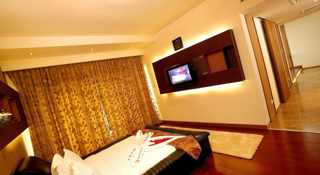 Люкс Flora Airport Hotel and Convention Centre Kochi