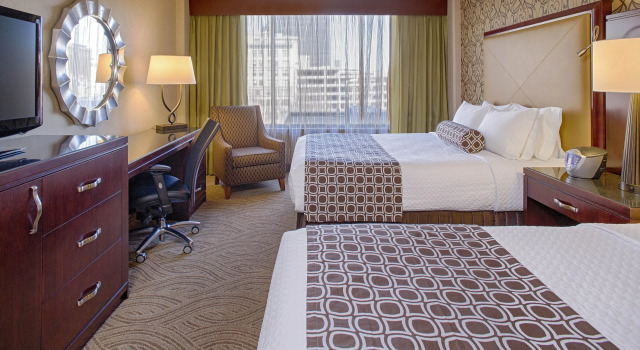 Четырёхместный номер Standard Crowne Plaza Hotel Dayton