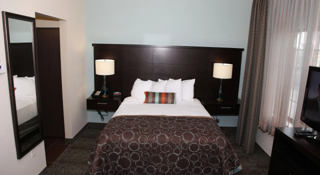 Номер Standard Staybridge Suites Lincoln North East by IHG