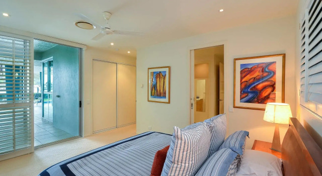 Коттедж Pavillion 17 - Waterfront Spacious 4 Bedroom With Own Inground Pool And Golf Buggy
