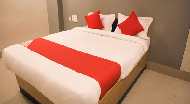 Люкс OYO 15752 KBR Residency