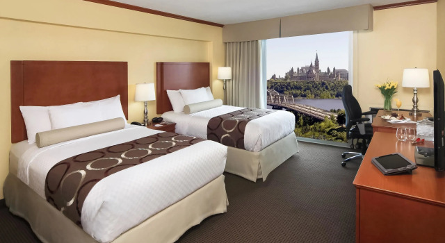 Четырёхместный номер Standard с видом на реку Best Western Plus Gatineau-Ottawa Downtown