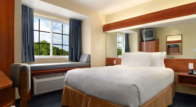 Номер Standard SureStay by Best Western Huntsville East