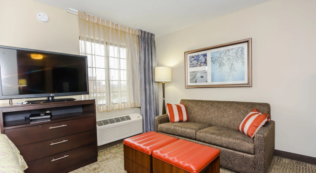 Двухместный люкс Staybridge Suites Grand Forks by IHG