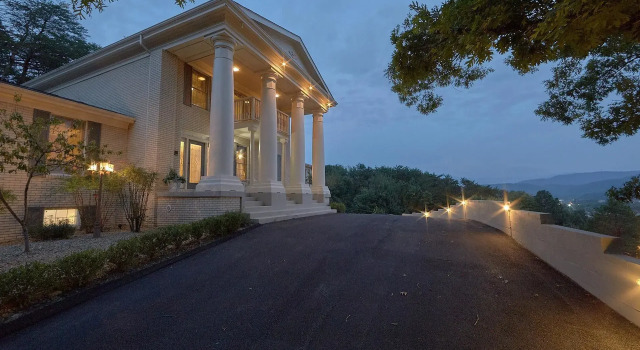 Коттедж The Pillars Holiday home 9