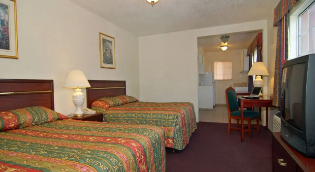 Номер Standard American Inn & Suites