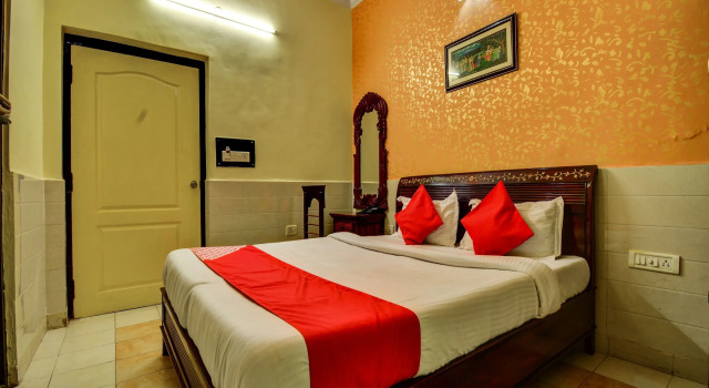 Люкс OYO 11204 Hotel RG Palace