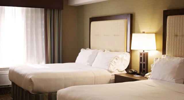 Четырёхместный номер Standard Holiday Inn Express & Suites Logan by IHG