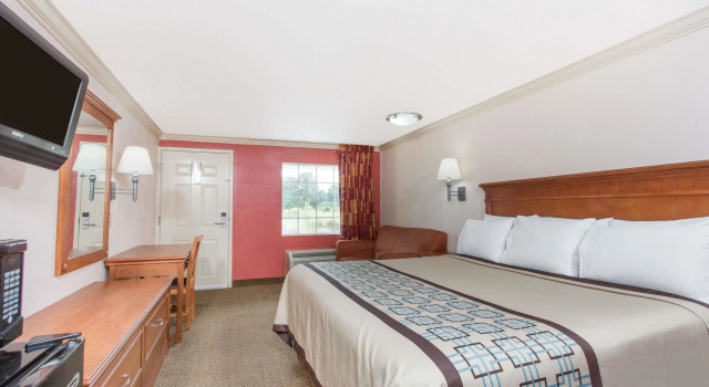 Двухместный люкс Days Inn by Wyndham Virginia Beach Town Center