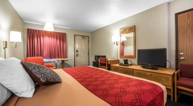 Двухместный номер Standard Econo Lodge
