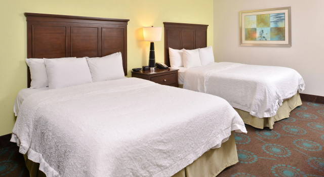 Четырёхместный номер Standard Hampton Inn & Suites Newport News-Airport - Oyster Point Area