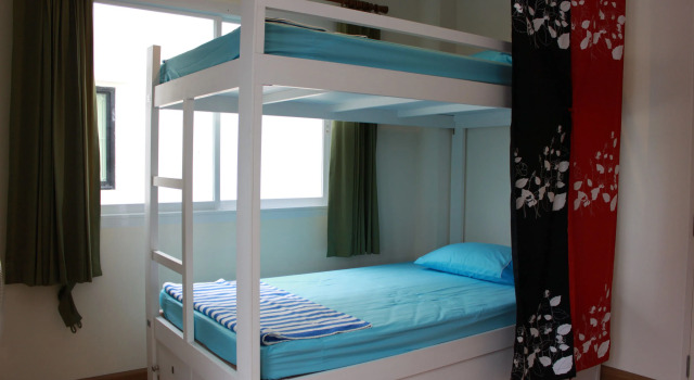 Кровать в общем номере (мужской номер) Ananas Phuket Hostel