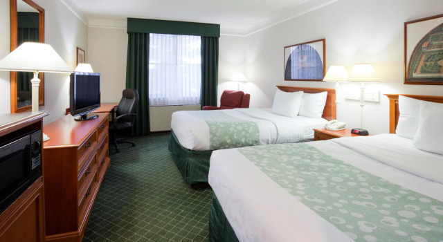 Четырёхместный номер Standard La Quinta by Wyndham Madison American Center