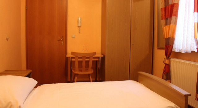 Номер Standard Angelis Pension Frankfurt Airport