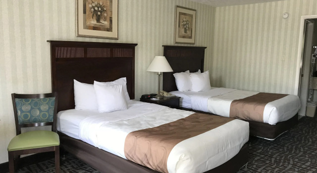 Четырёхместный номер Standard Quality Inn Fredericksburg near Historic Downtown