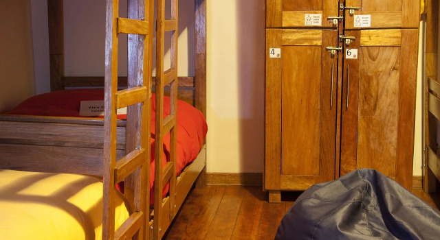 Кровать в общем номере The Hostel Santiago