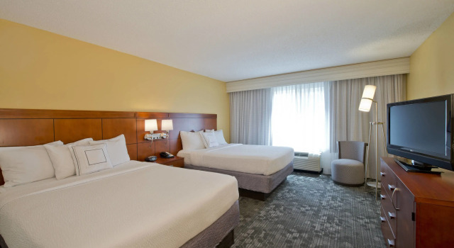 Четырёхместный номер Standard Courtyard Jacksonville Flagler Center