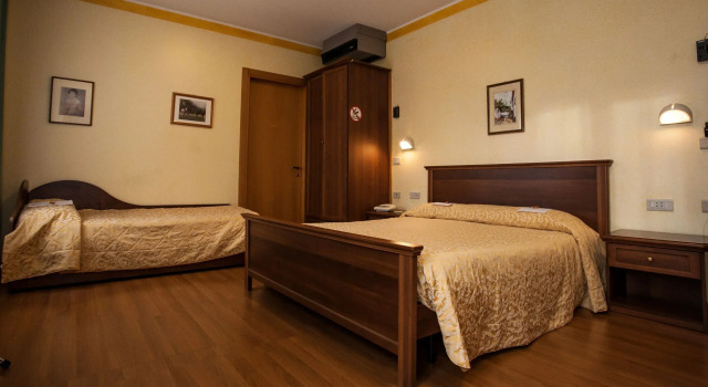 Четырёхместный номер Standard Hotel Oliva
