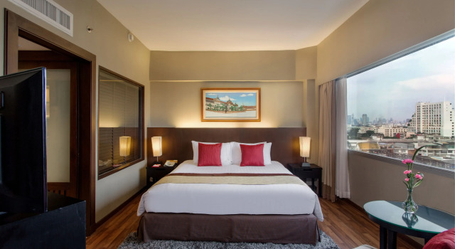 Двухместный люкс Plaza с видом на город Ramada Plaza by Wyndham Bangkok Menam Riverside