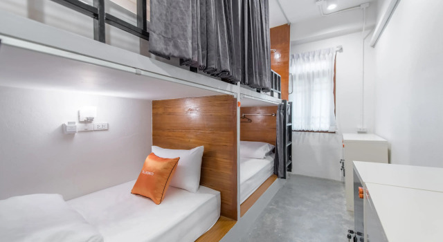 Кровать в общем номере Tiny Taladnoi Hostel